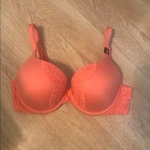 VS Gorgeous bra w/lace! BNWT